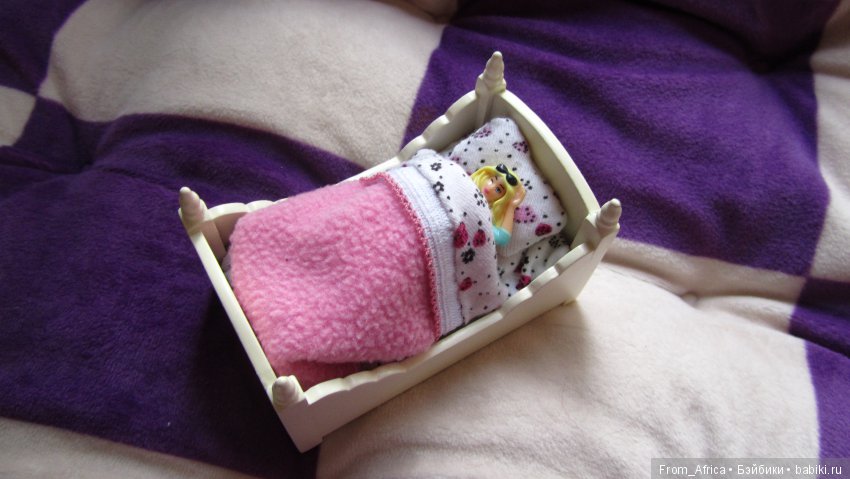 Миниатюрный постельный комплект (фото 3)