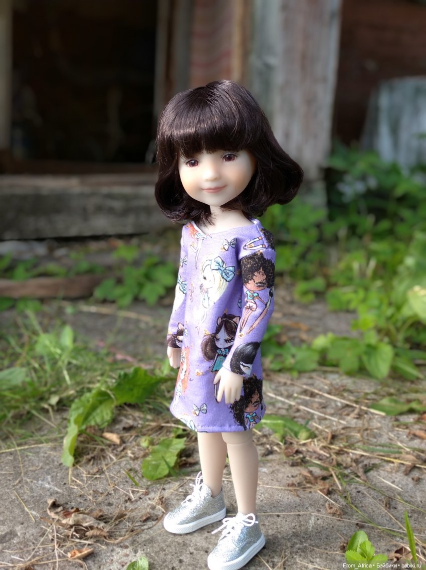 Первая прогулка, первое платье