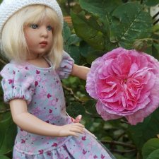 "Как прекрасен этот мир!"- сказала Баффи, гуляя в саду, где цветут розы