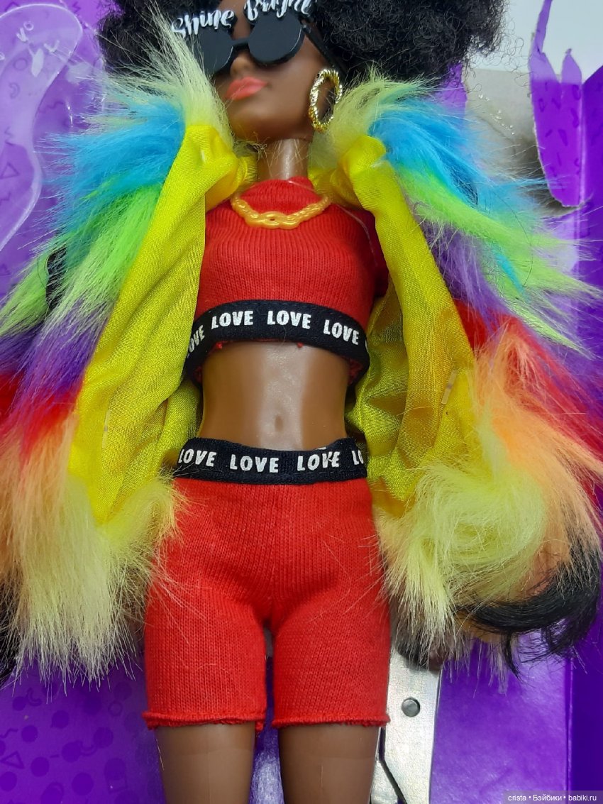 Barbie Extra Dol. №1: in Rainbow Coat with Pet Poodle. Распаковка и обзор (фото 6)