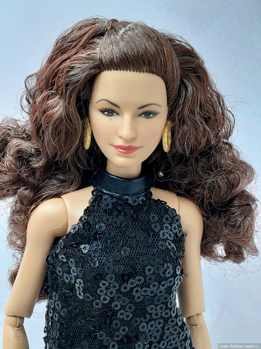 Куклы и герои. Дейзи Уилкс (Barbie Gloria Estefan)