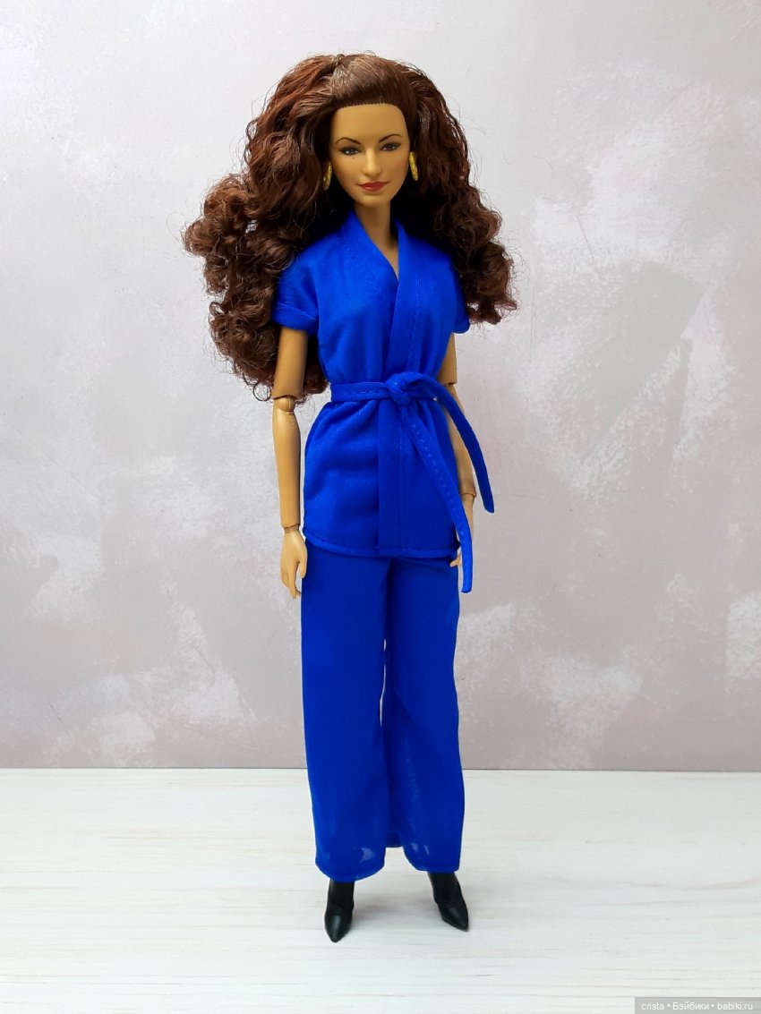 Куклы и герои. Дейзи Уилкс (Barbie Gloria Estefan)