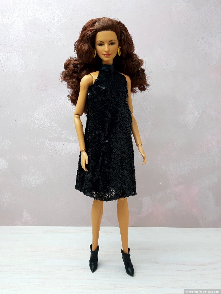 Куклы и герои. Дейзи Уилкс (Barbie Gloria Estefan)