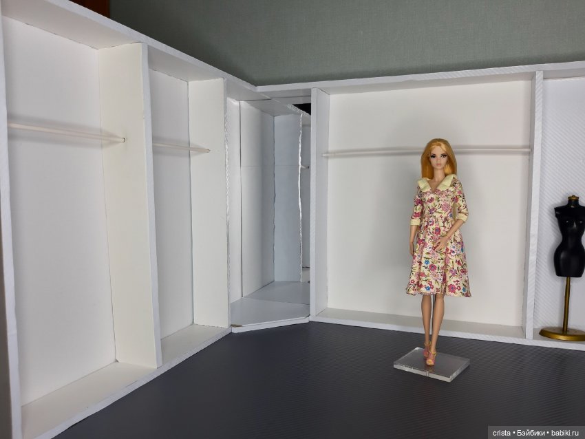 Магазин одежды — Мебель для кукол и домиков: фото (фото 6)