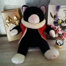 Ното поздравляет