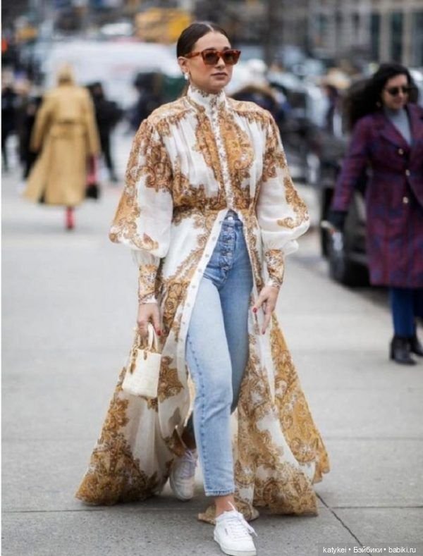 Лаура поздравляет с Пасхой. И новый аут (фото 2)