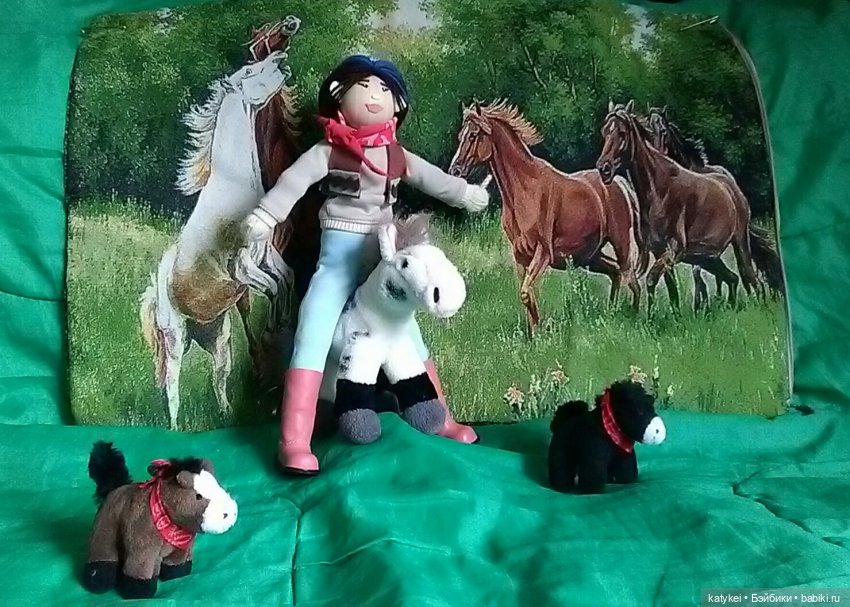 Верхом. День Конника — Авторские игрушки из разных материалов: синельная проволока (фото 3)