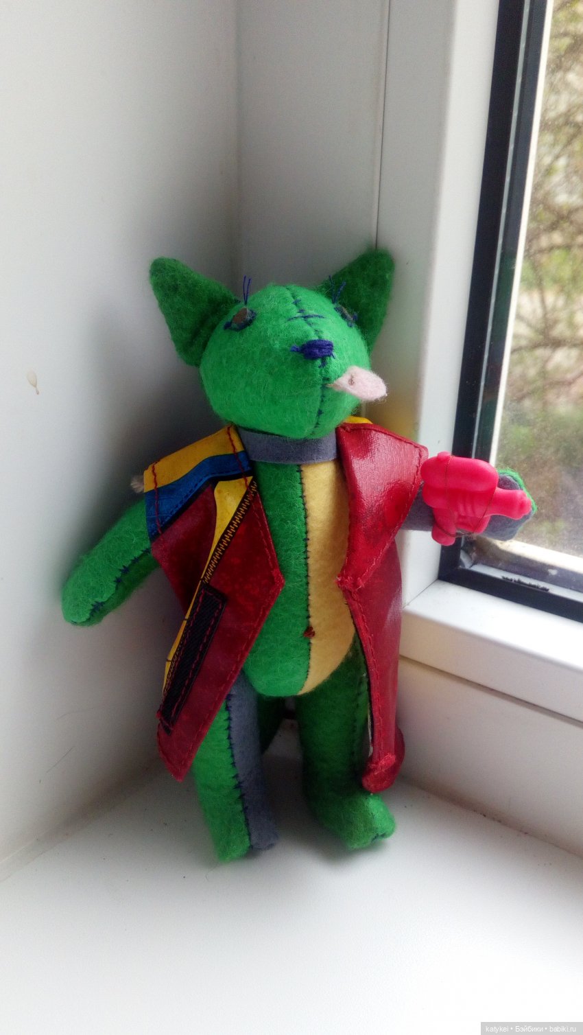 Офицер Лемонграсс собирается в дорогу