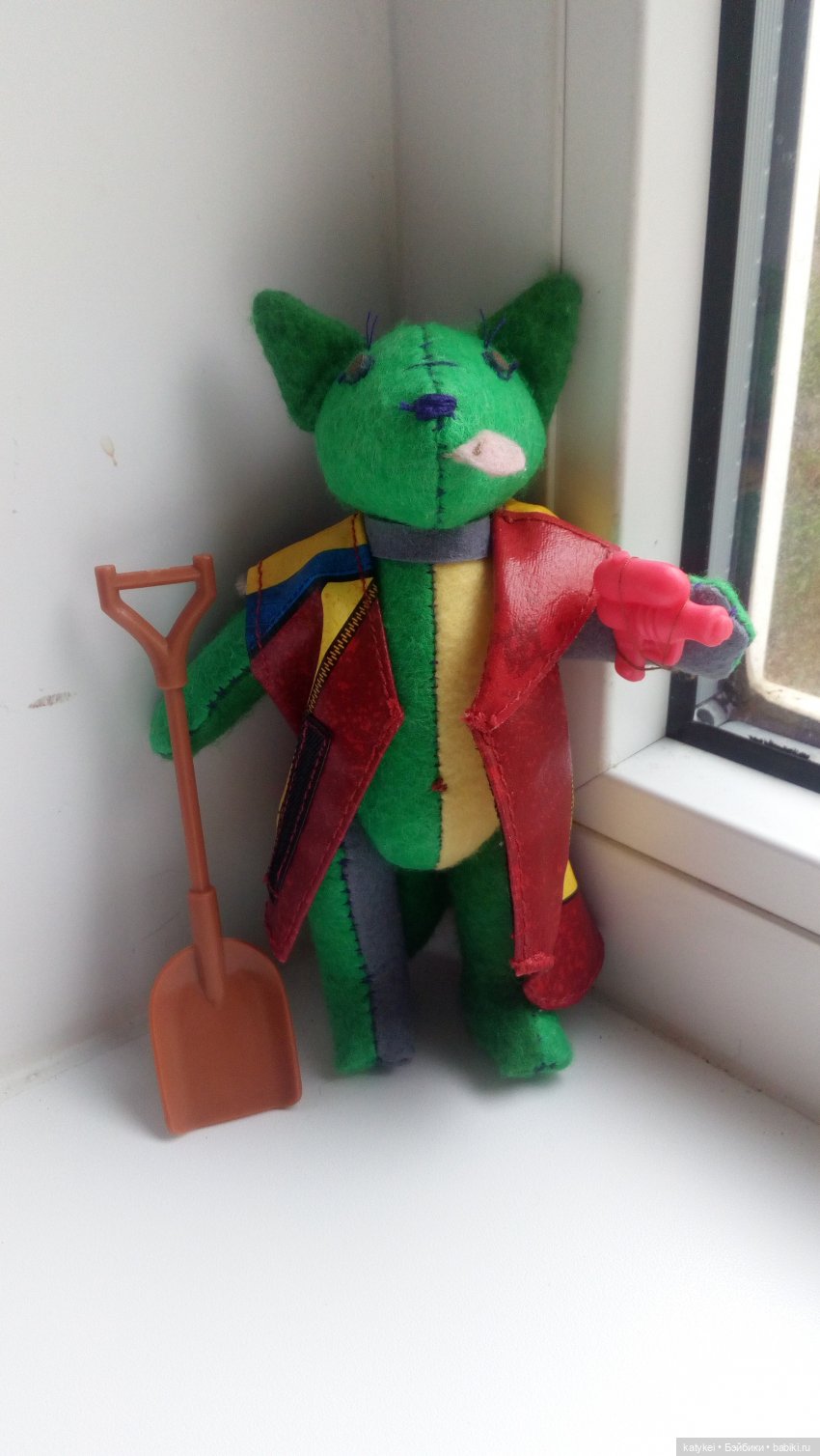 Офицер Лемонграсс собирается в дорогу