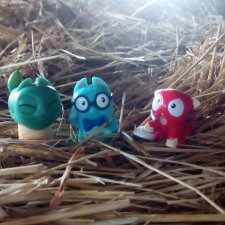 Котики бывают разные, зелёные, синие, красные