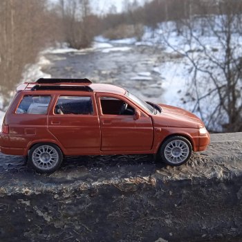 Приключения бордовой машинки зимой