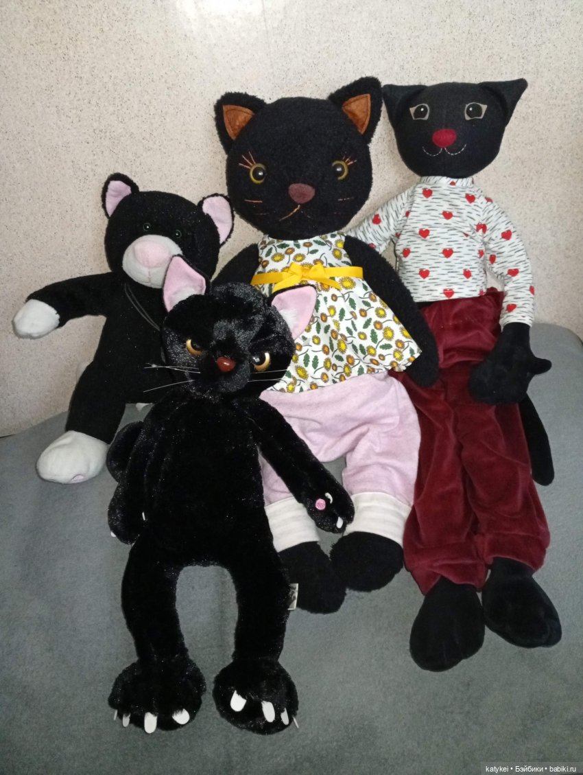 День благодарности чёрным котам 2025