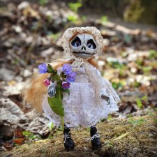 Изабель - маленькая (не)мертвая девочка