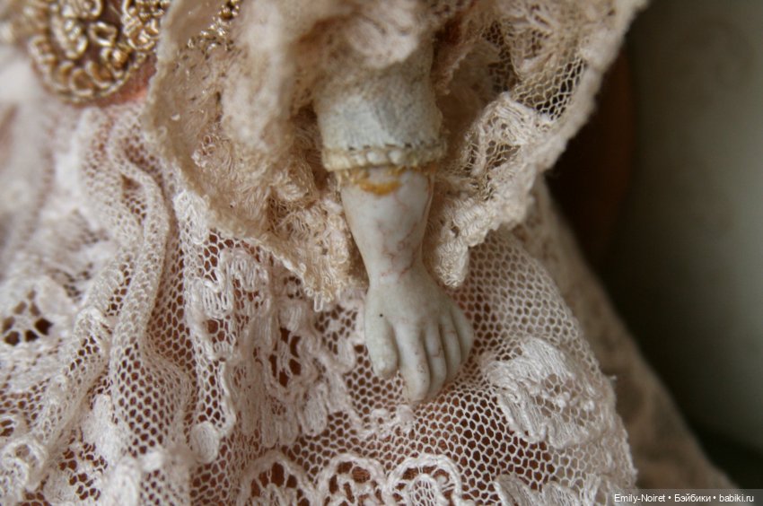 Девочки с историей — Редкие антикварные куклы и реплики: воск (фото 3)