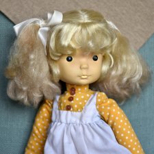 Девочка с картин Сары Кей