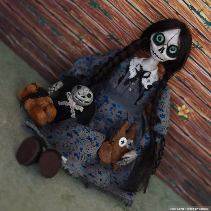 Зеленоглазая Венсдей Аддамс (фото 4)