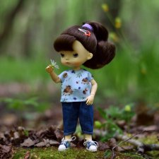 Бонни впервые гуляет в лесу