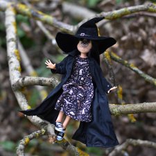 Рури колдунствует