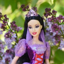 Куклы и сирень