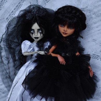 Мрачные подруги