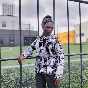 Среди домов