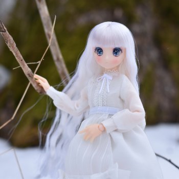 Звенит апрельская вьюга...