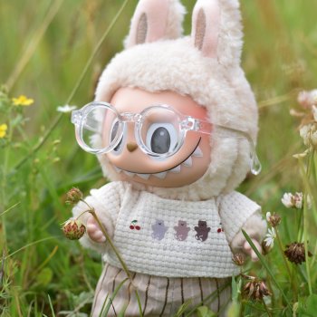 Лабубу гуляет