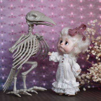 Девочка и птица