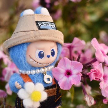 Малютка О в поисках цветов