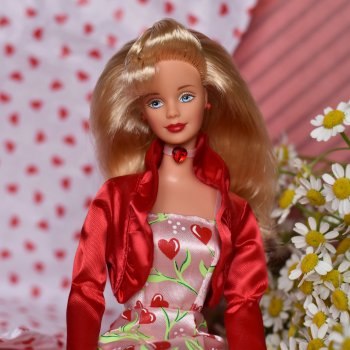 Valentine Style Barbie 1998