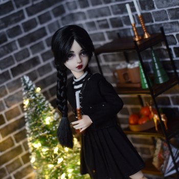 Тёмный вечер: Уэнсдей