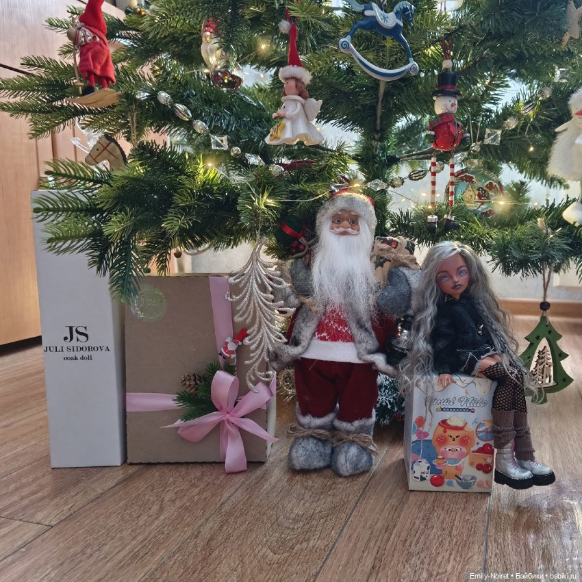 Что принес Дед Мороз — Коллекции игровых кукол (Playline): фото полок