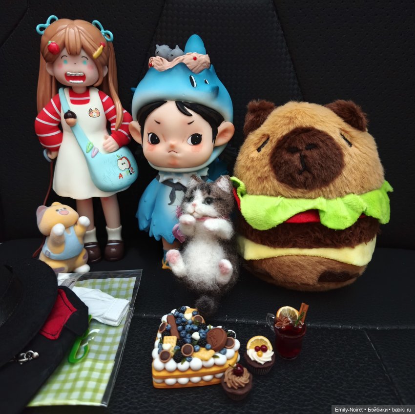 Подарки на День Рождения — Коллекции игровых кукол (Playline): фото полок (фото 4)
