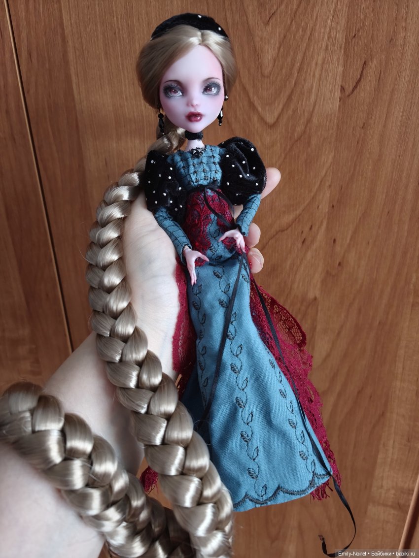 Подарки на День Рождения — Коллекции игровых кукол (Playline): фото полок