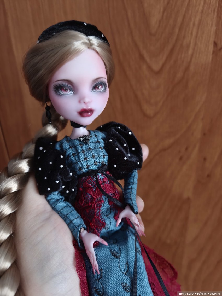 Подарки на День Рождения — Коллекции игровых кукол (Playline): фото полок (фото 2)