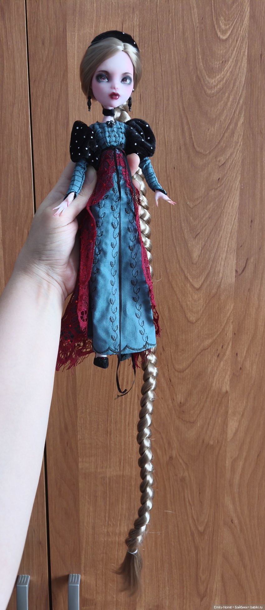 Подарки на День Рождения — Коллекции игровых кукол (Playline): фото полок (фото 3)