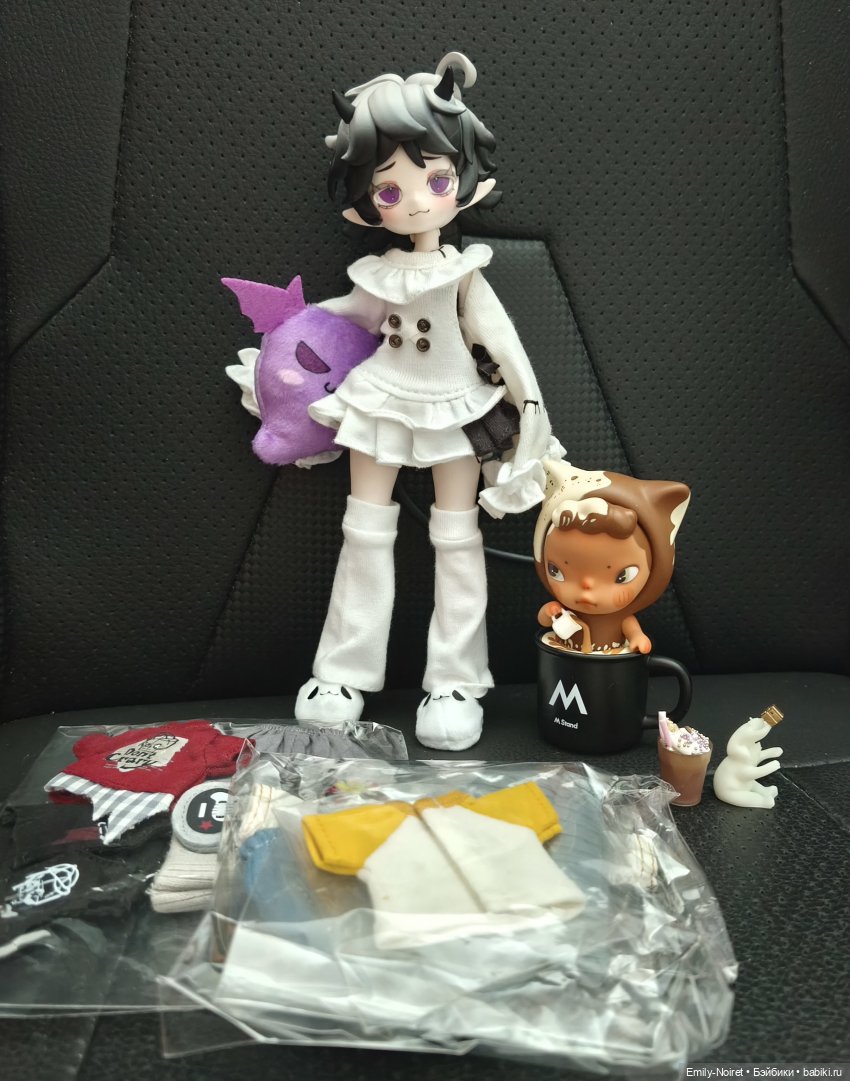 Подарки на День Рождения — Коллекции игровых кукол (Playline): фото полок (фото 8)