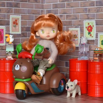 Молли на байке