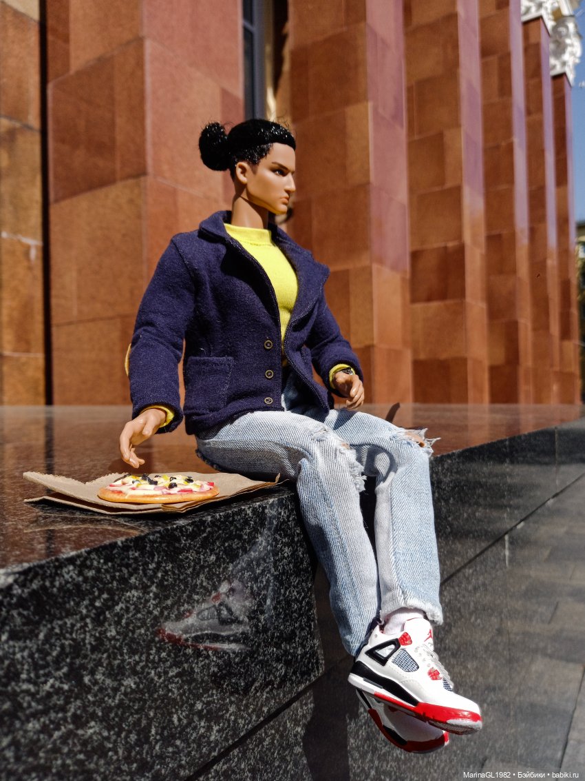 Кроссовки и пиво | Бэйбики Кроссовки и пиво — Игровые куклы разных производителей (Разное): редкие бренды