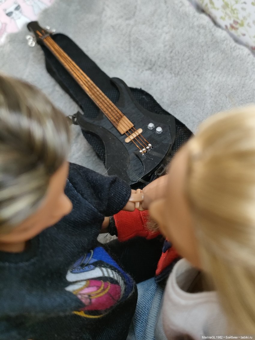 Е+Д=.. Сюрпризы — Кукольные фотоистории и сериалы: комиксы