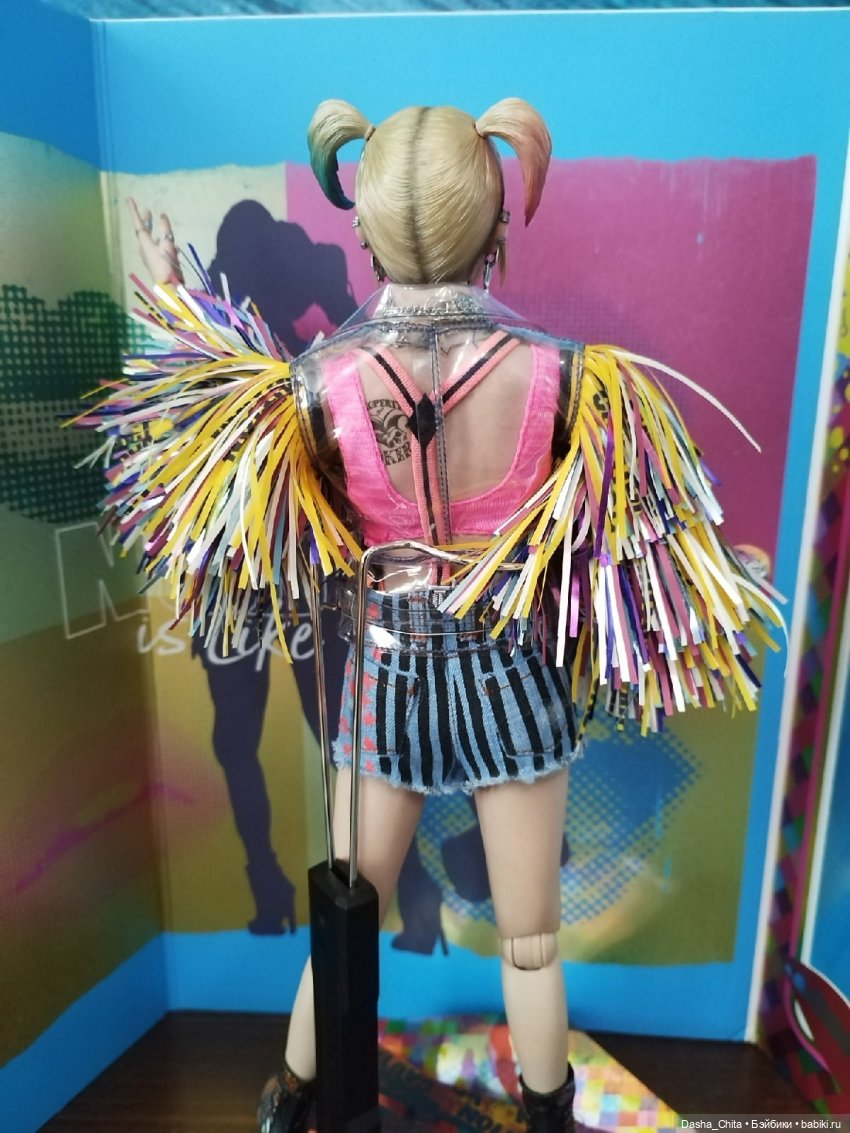 Харли Квинн из Хищных птиц: обзор фигурки Hot toys (Caution Tape Jacket Version)