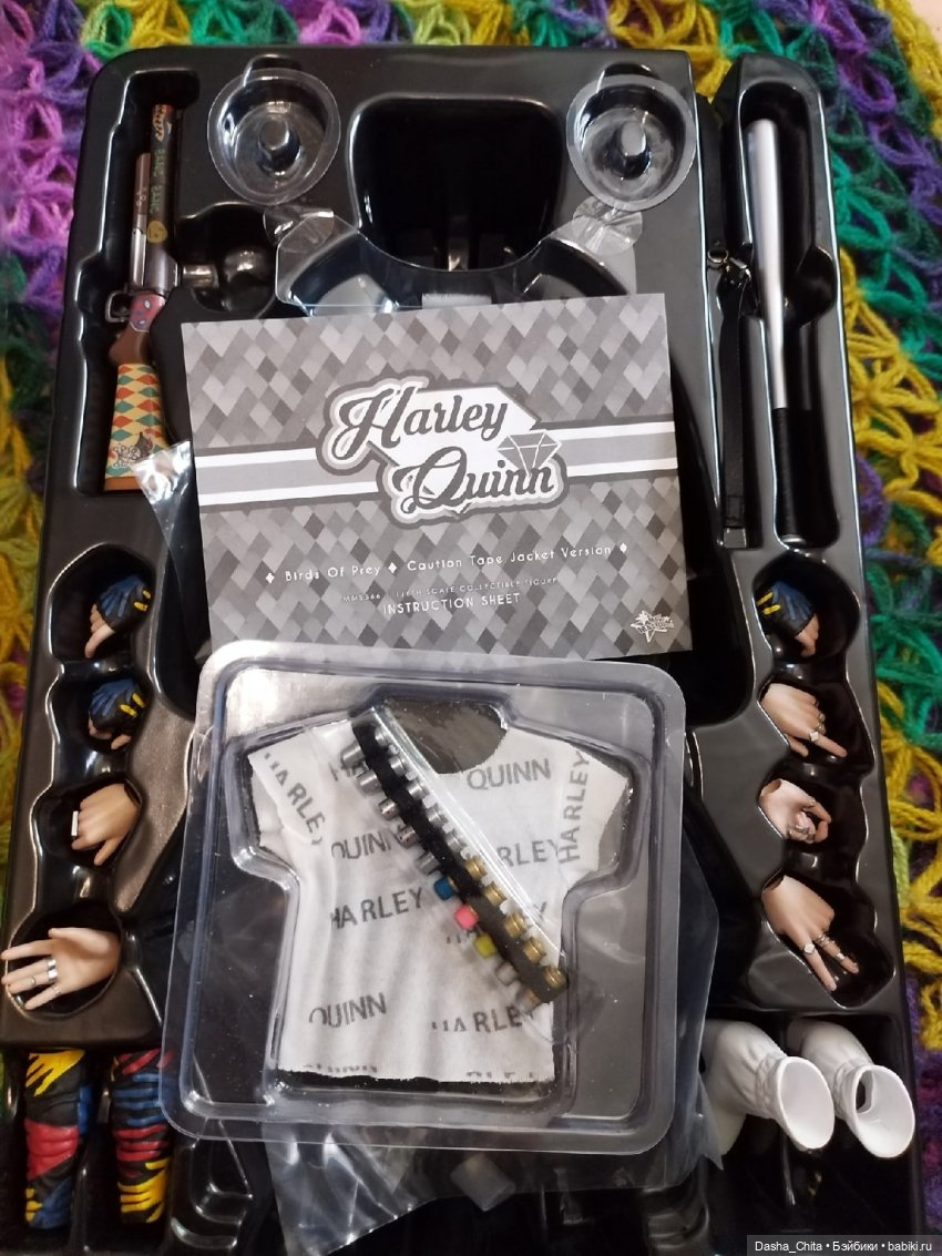 Харли Квинн из Хищных птиц: обзор фигурки Hot toys (Caution Tape Jacket Version) (фото 9)