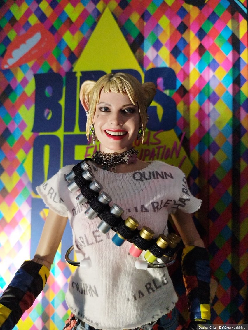 Харли Квинн из Хищных птиц: обзор фигурки Hot toys (Caution Tape Jacket Version)