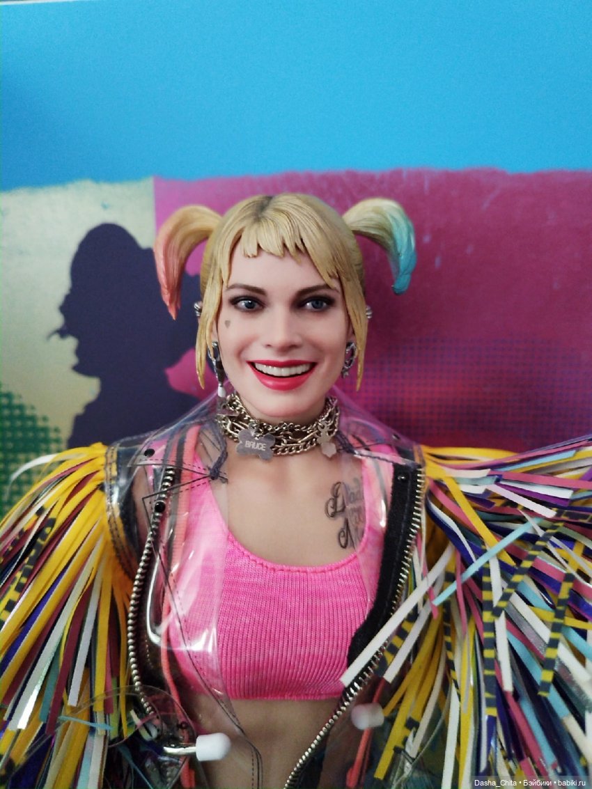 Харли Квинн из Хищных птиц: обзор фигурки Hot toys (Caution Tape Jacket Version)