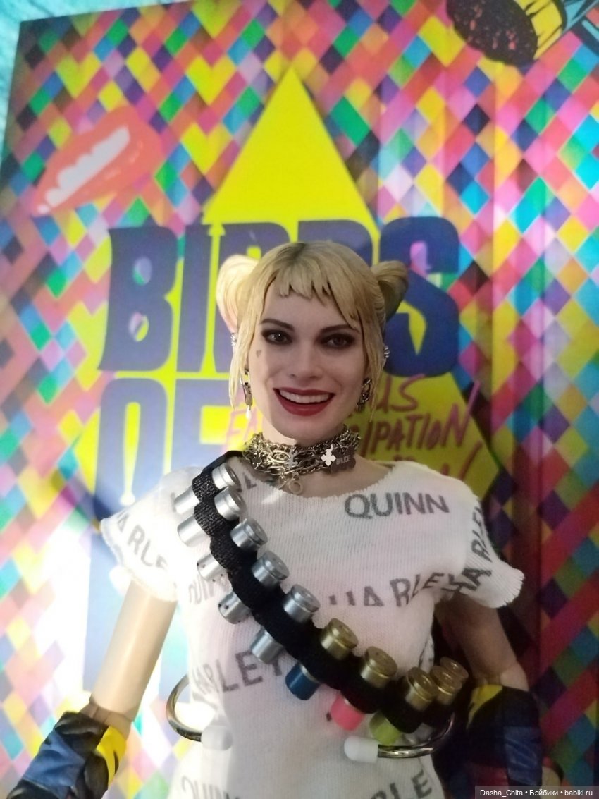 Харли Квинн из Хищных птиц: обзор фигурки Hot toys (Caution Tape Jacket Version)