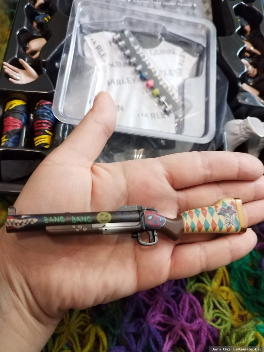 Харли Квинн из Хищных птиц: обзор фигурки Hot toys (Caution Tape Jacket Version)