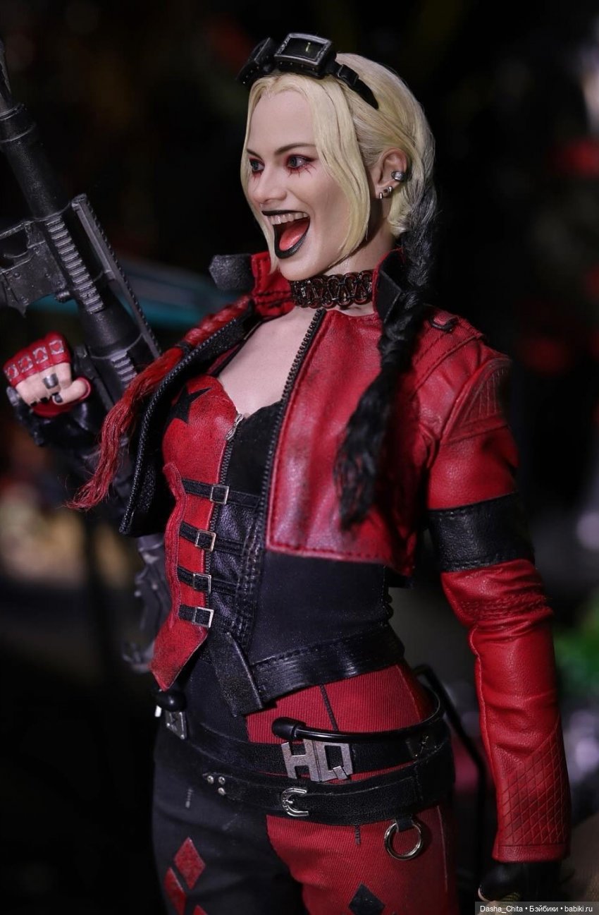 Hot Toys The Suicide Squad Harley Quinn Artisan Edition (фото прототипа фигурки Харли Квинн с недавней выставки) (фото 5)