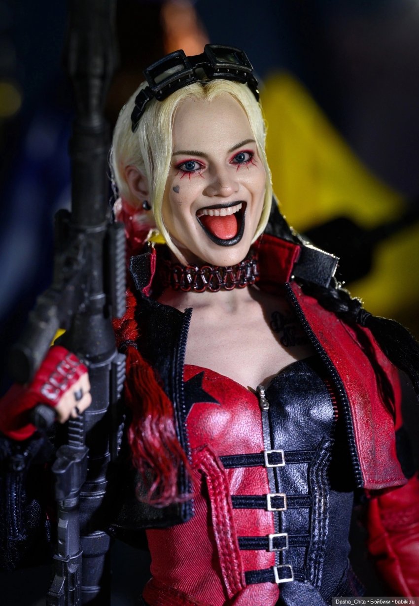 Hot Toys The Suicide Squad Harley Quinn Artisan Edition (фото прототипа фигурки Харли Квинн с недавней выставки) (фото 4)