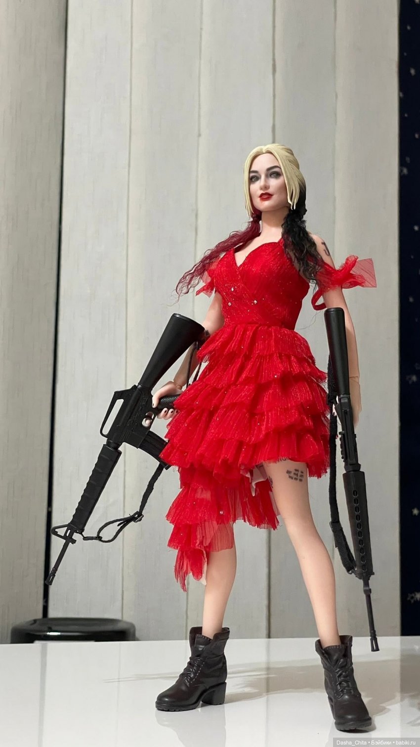 Фотообзор фигурки Харли Квинн от Thunder Toys от первых получателей