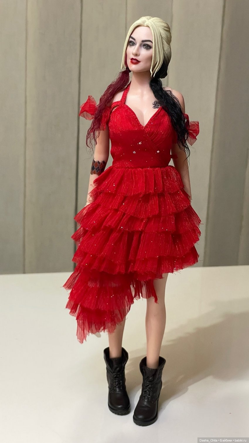 Фотообзор фигурки Харли Квинн от Thunder Toys от первых получателей